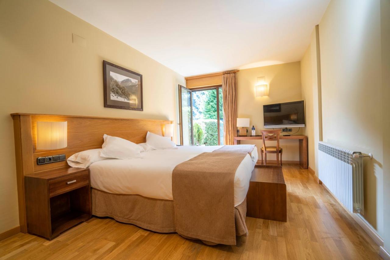 Hotel & Restaurante Pena Arros ภายนอก รูปภาพ